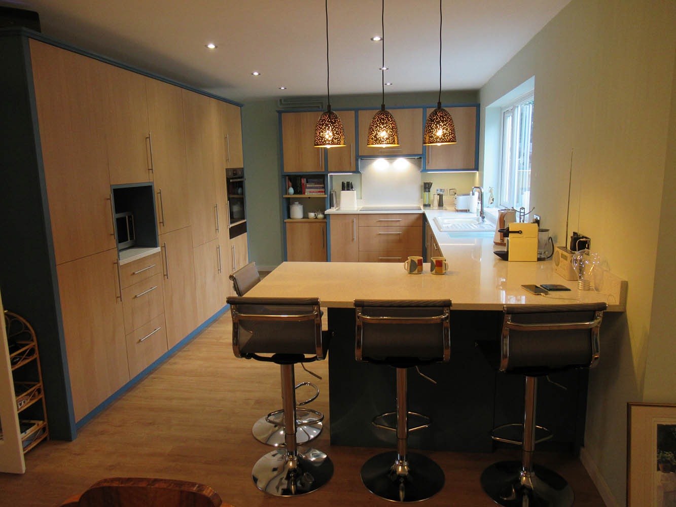 Handmade oak kitchen with breakfast bar, Worcestershire